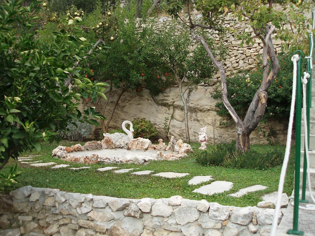 Apartments Petrada Omiš Exterior foto