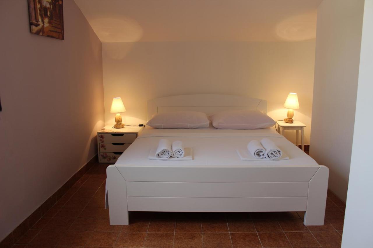 Apartments Petrada Omiš Cameră foto